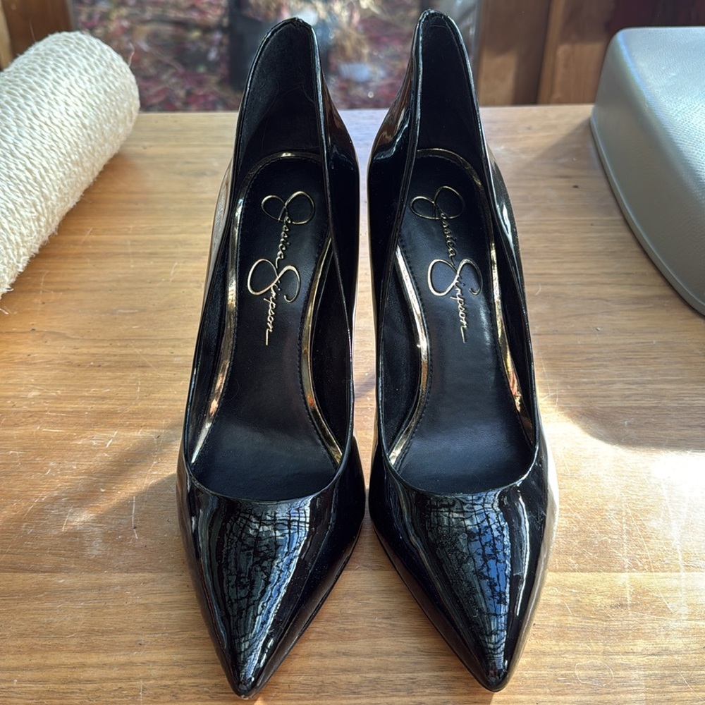 Jessica Simpson Black Patent Cambredge Pointed Toe Pump sz 9 - Picture 3 of 4